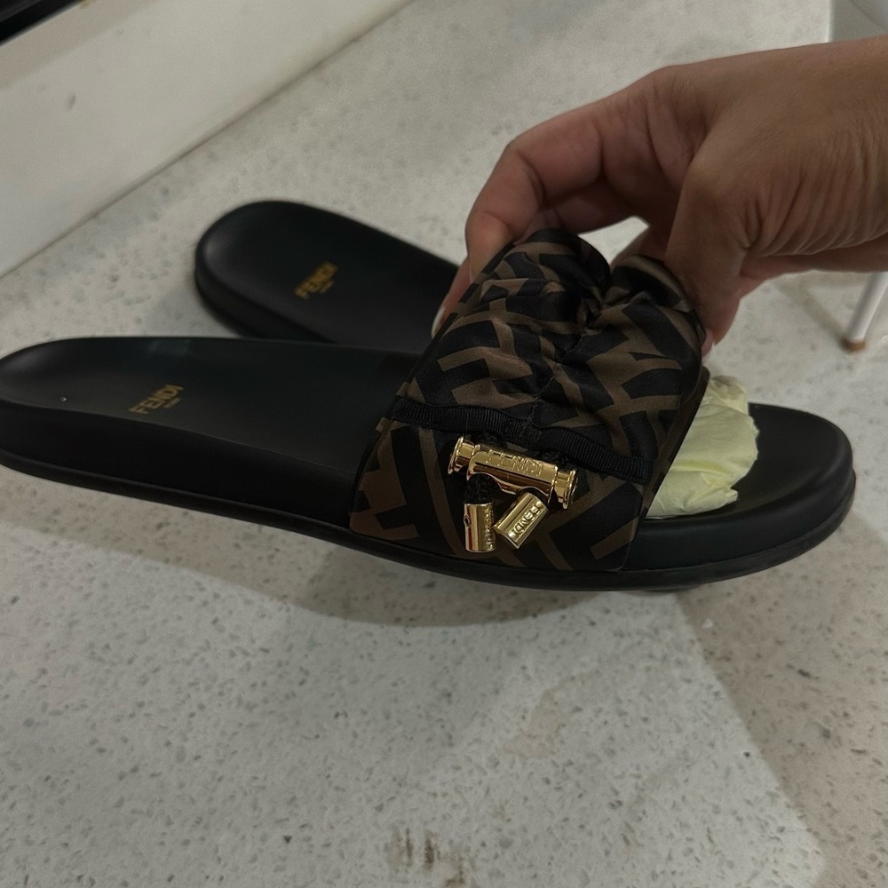 Fendi Black and Brown Patterned Slide Sandals - Picture 4 of 10